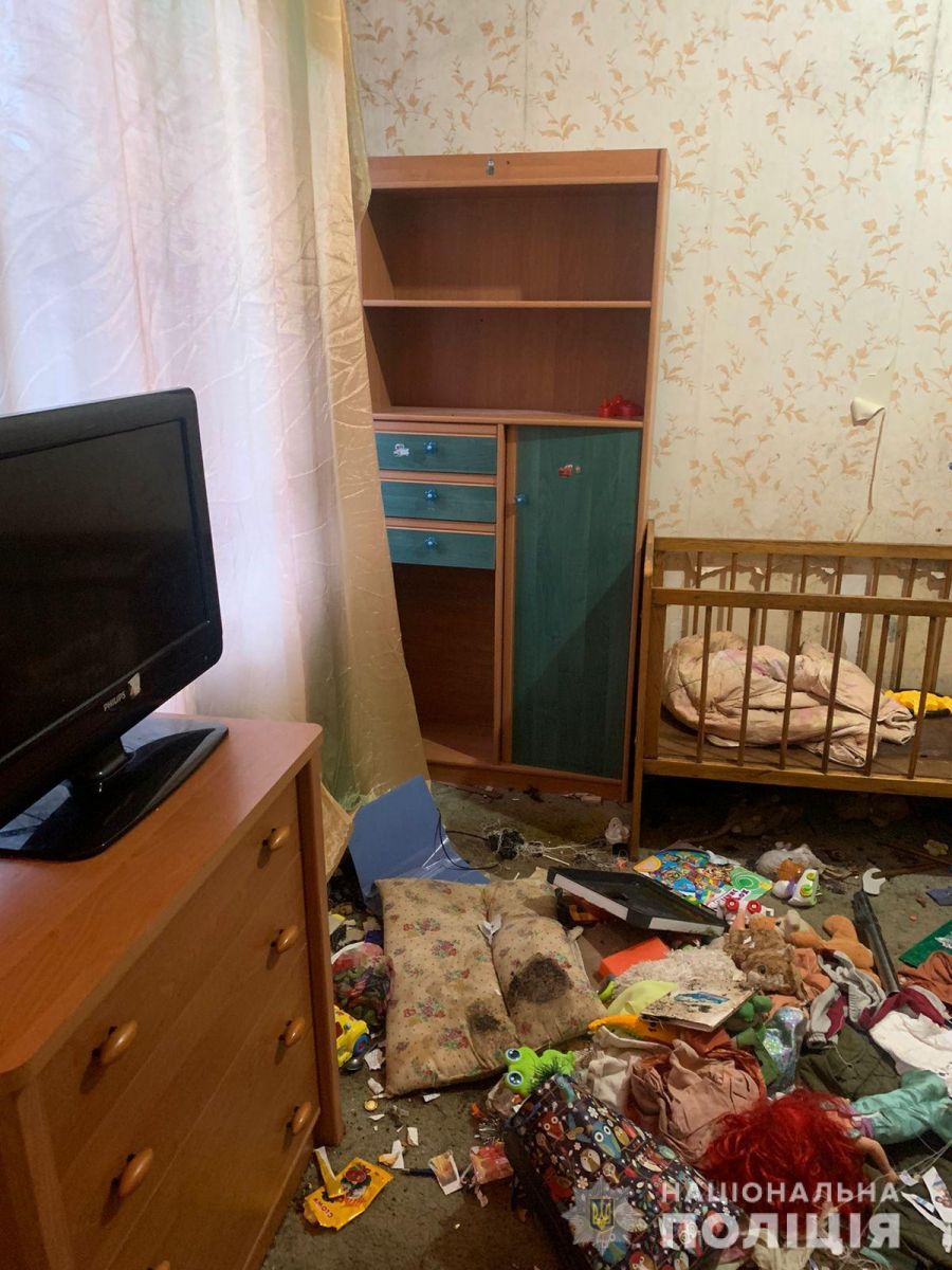 Голодных малолетних детей изъяли из семьи в Харькове
